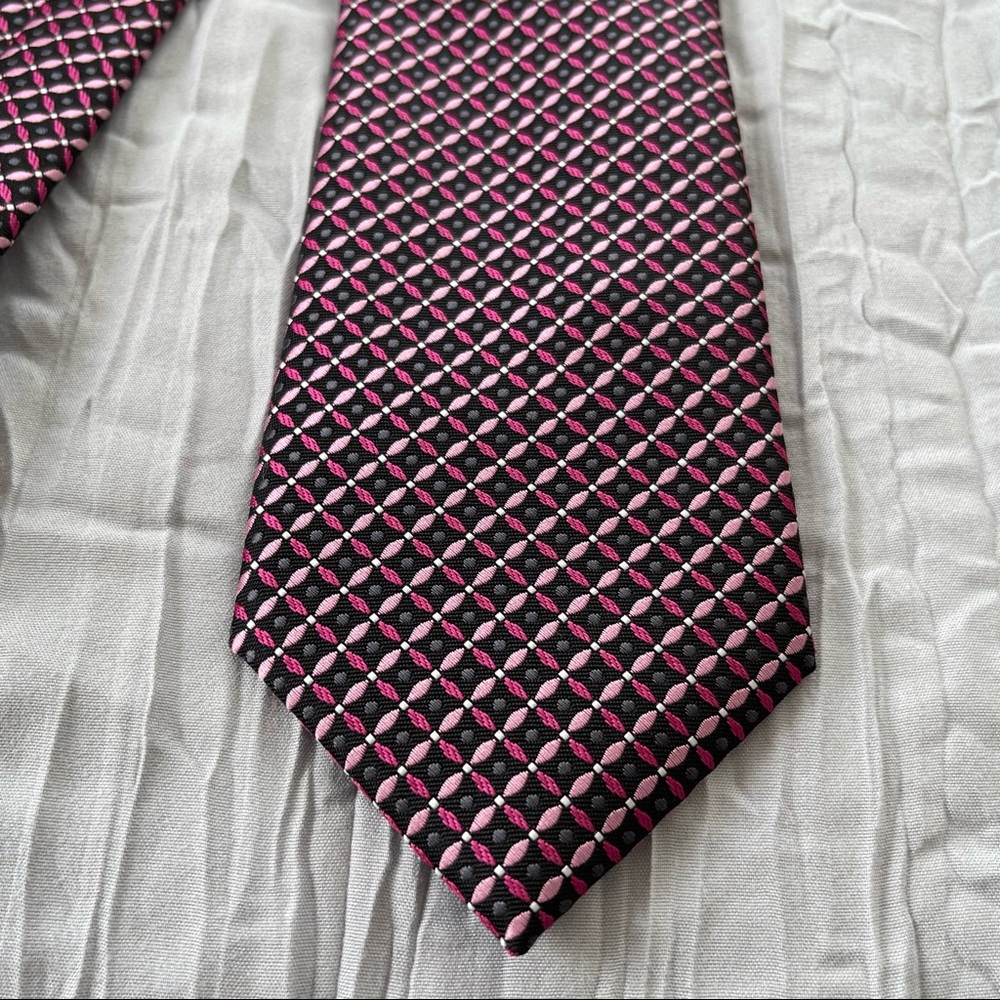 π 2 for $20!! π Menβs Susan G. Komen Breast Cancer Necktie - Picture 3 of 8